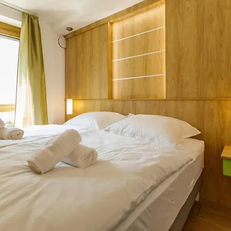 La Bella Centrum Apartmanok Kek Zoeld Heviz Exterior photo