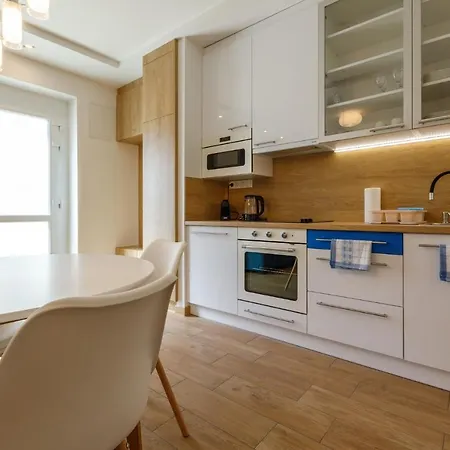 La Bella Centrum Apartmanok Kek Zoeld Heviz Exterior photo