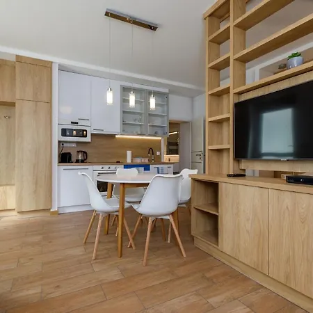 La Bella Centrum Apartmanok Kek Zoeld Heviz Exterior photo