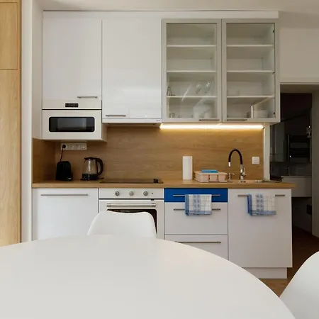 La Bella Centrum Apartmanok Kek Zoeld Heviz Exterior photo