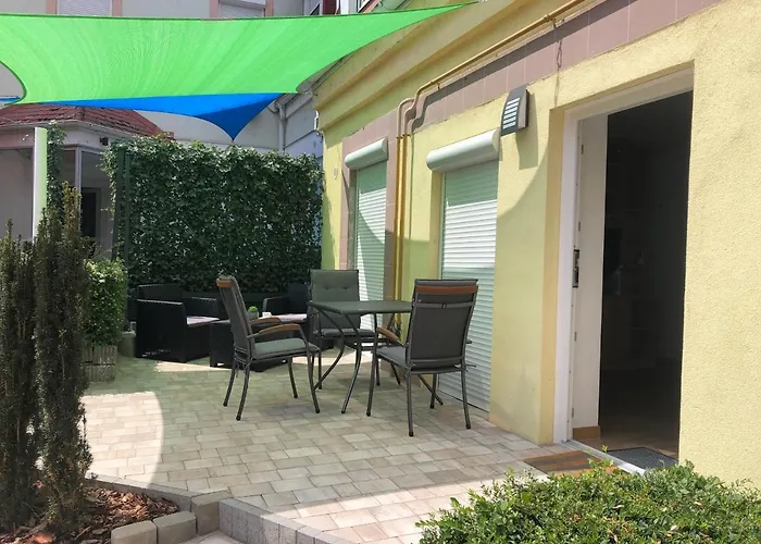 La Bella Centrum Apartmanok Kek Zoeld