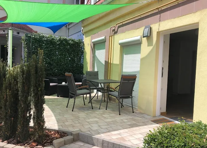 La Bella Centrum Apartmanok Kek Zoeld