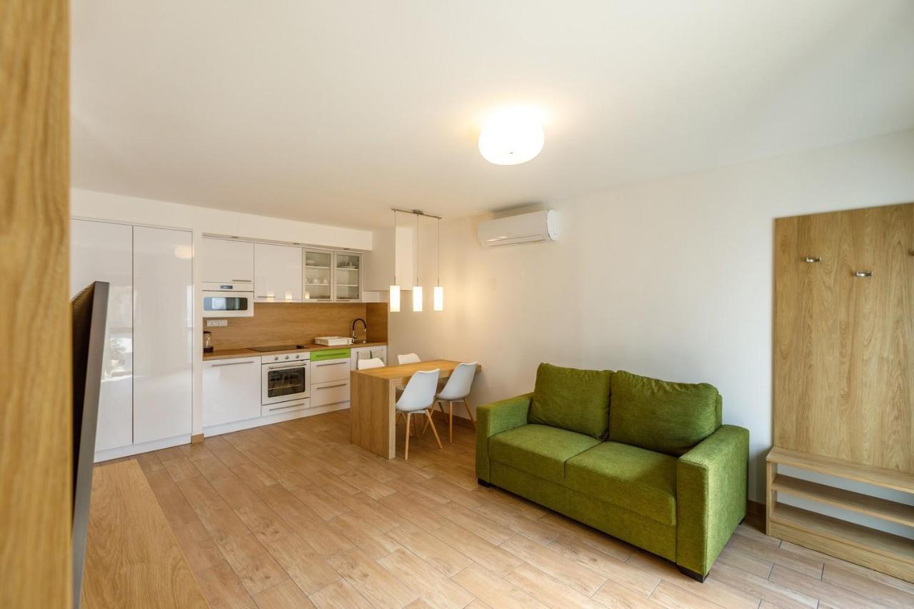 La Bella Centrum Kek Zoeld Apartmán
