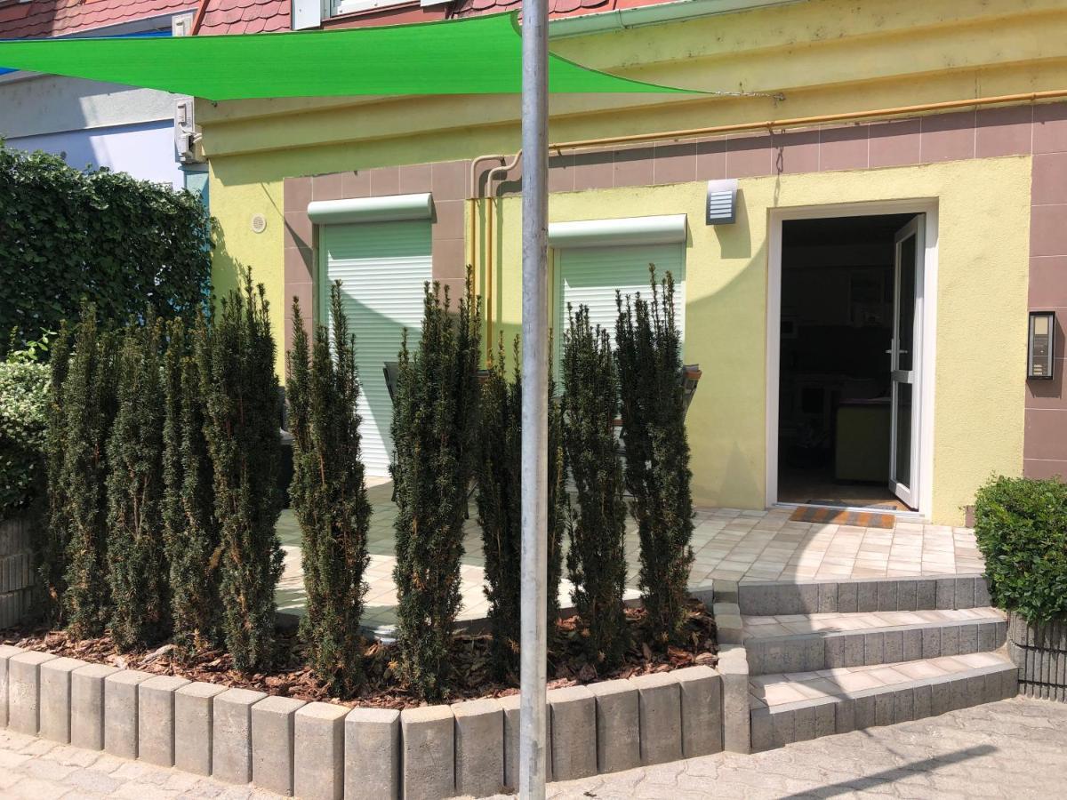 La Bella Centrum Kek Zoeld * Hévíz